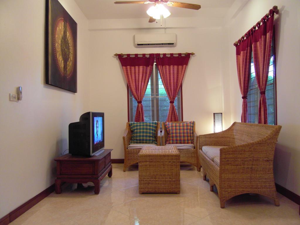 Palm Village Rawai Екстер'єр фото