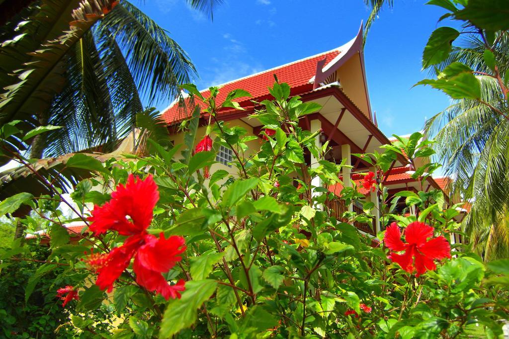 Palm Village Rawai Екстер'єр фото