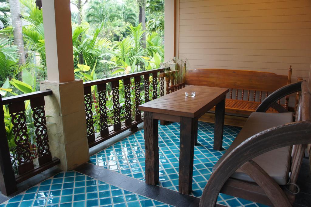 Palm Village Rawai Екстер'єр фото