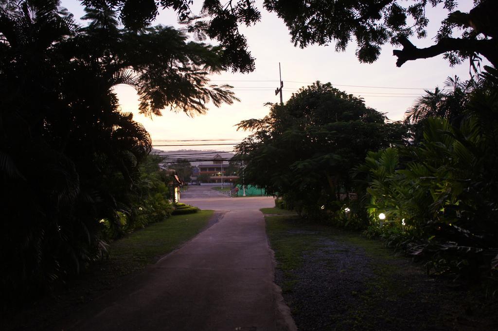 Palm Village Rawai Екстер'єр фото