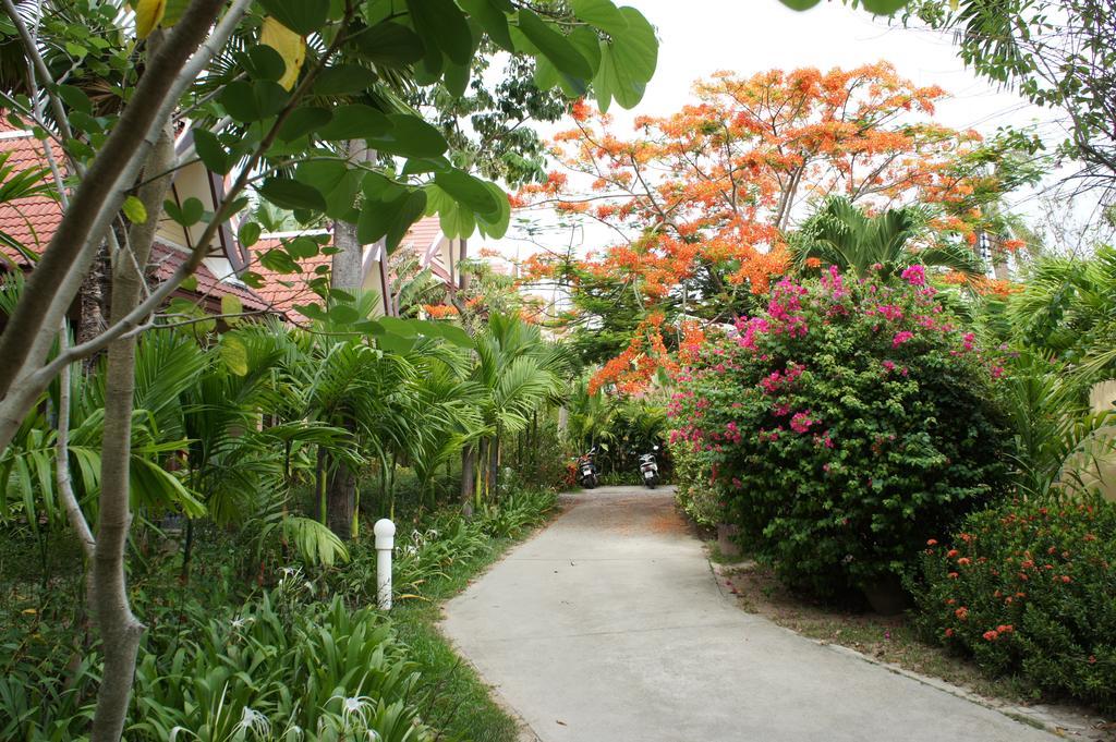 Palm Village Rawai Екстер'єр фото