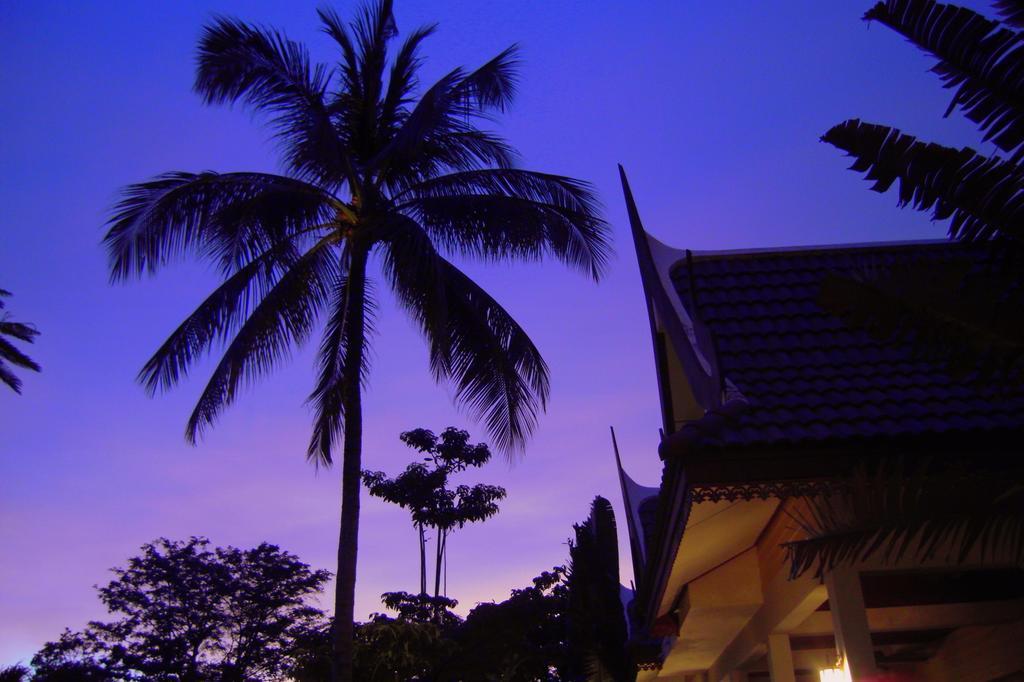 Palm Village Rawai Екстер'єр фото