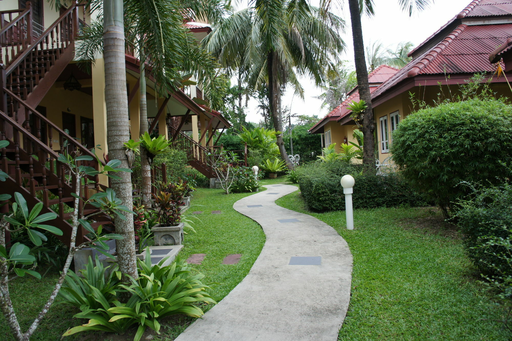 Palm Village Rawai Екстер'єр фото
