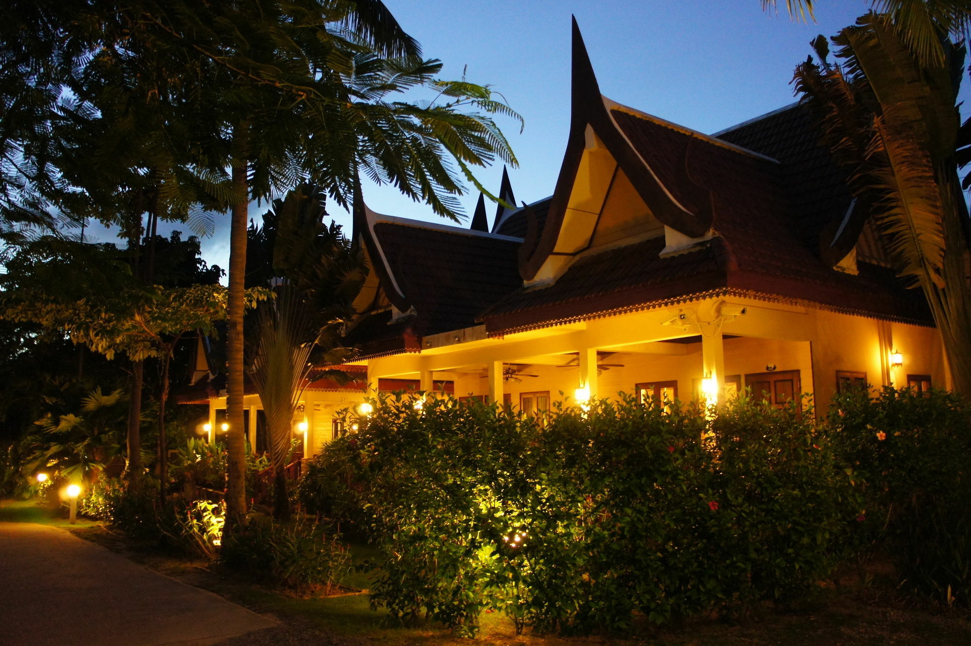 Palm Village Rawai Екстер'єр фото