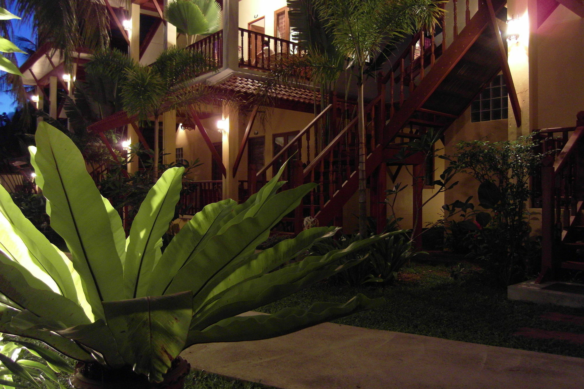 Palm Village Rawai Екстер'єр фото