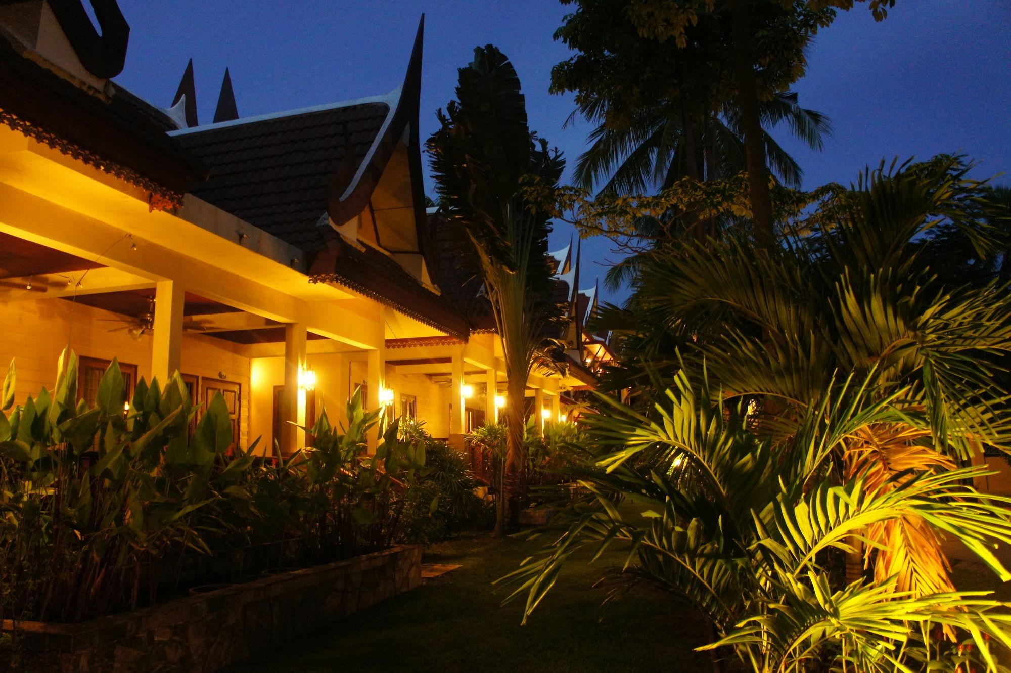 Palm Village Rawai Екстер'єр фото