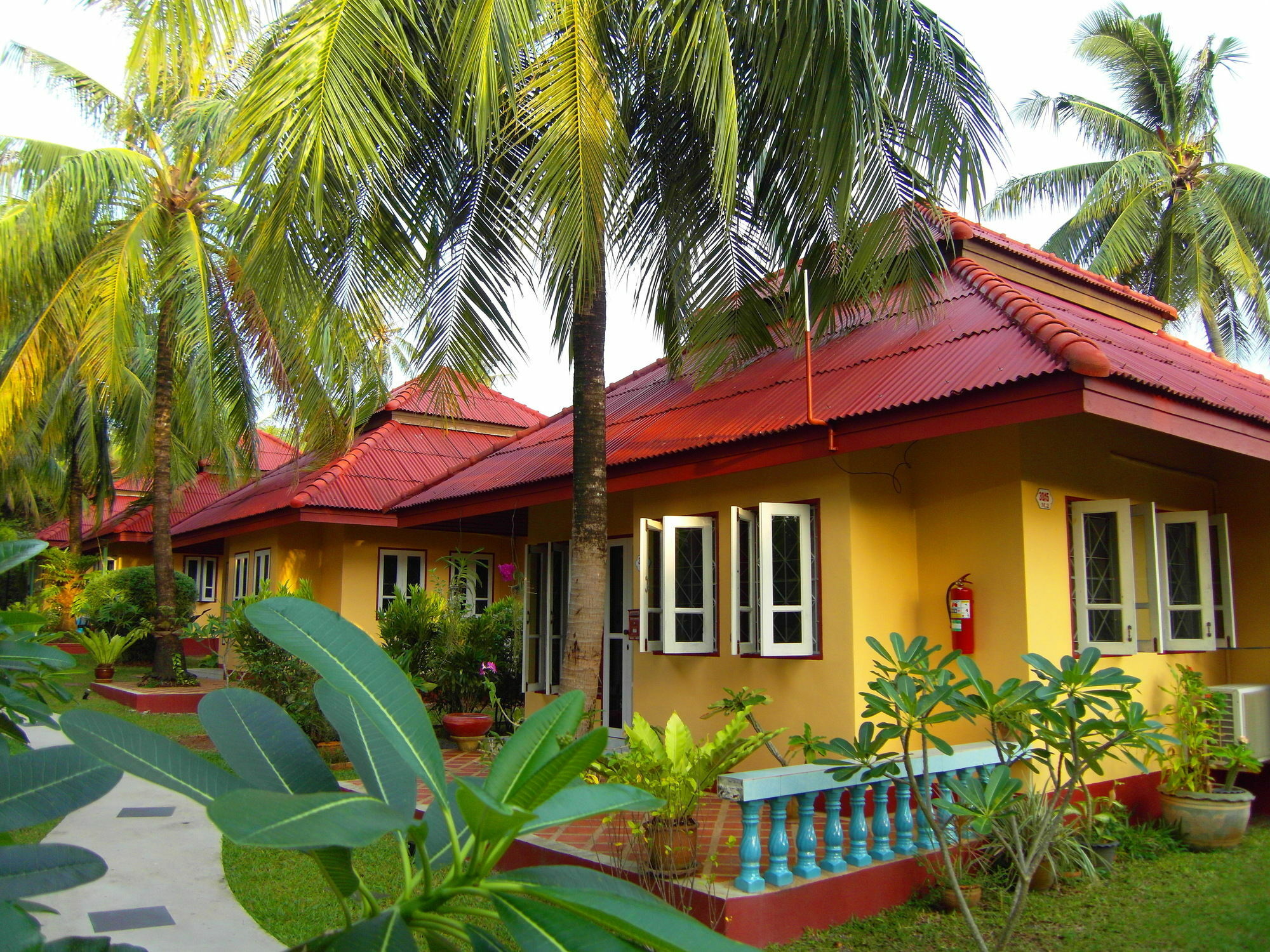 Palm Village Rawai Екстер'єр фото