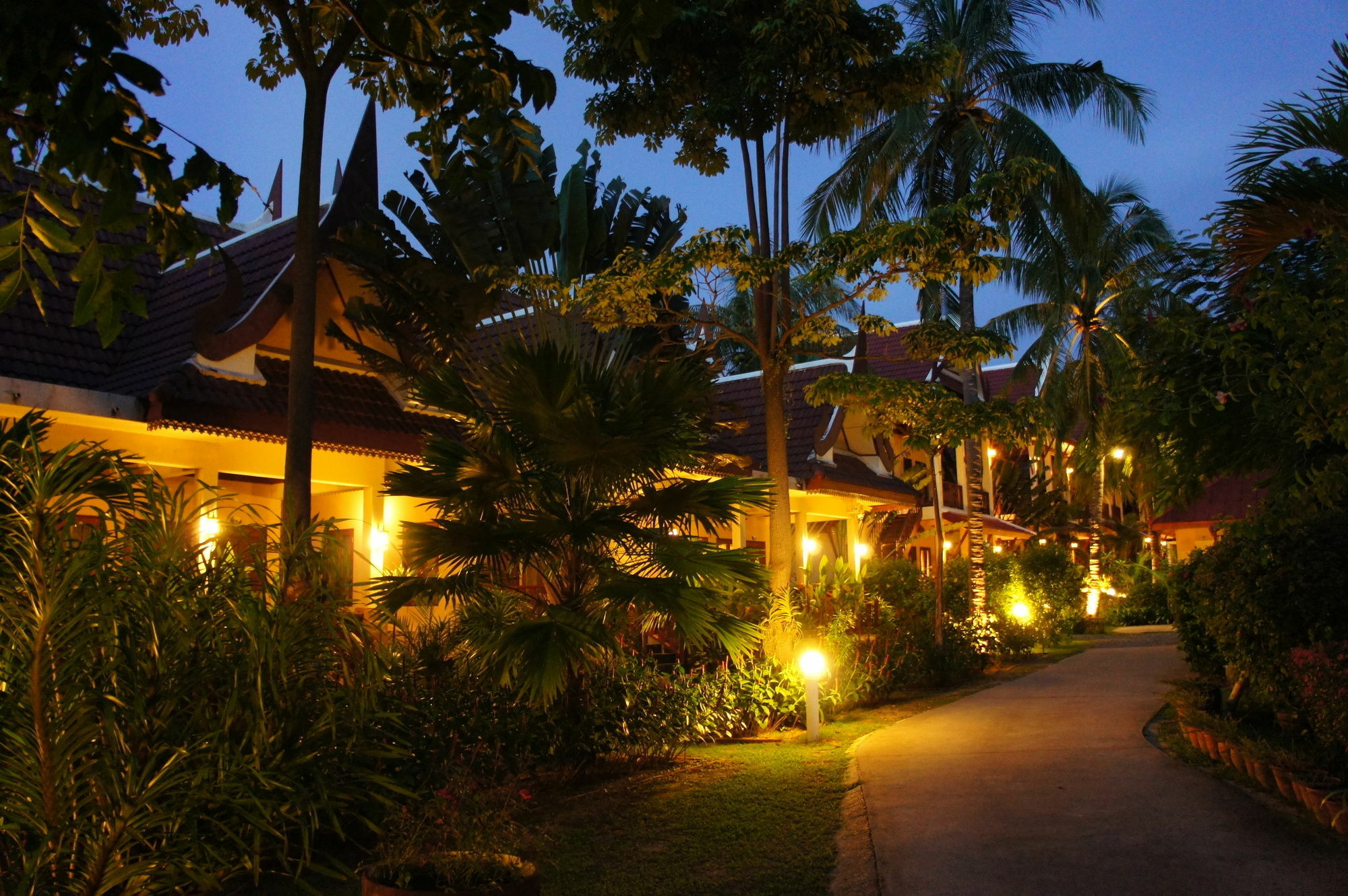 Palm Village Rawai Екстер'єр фото